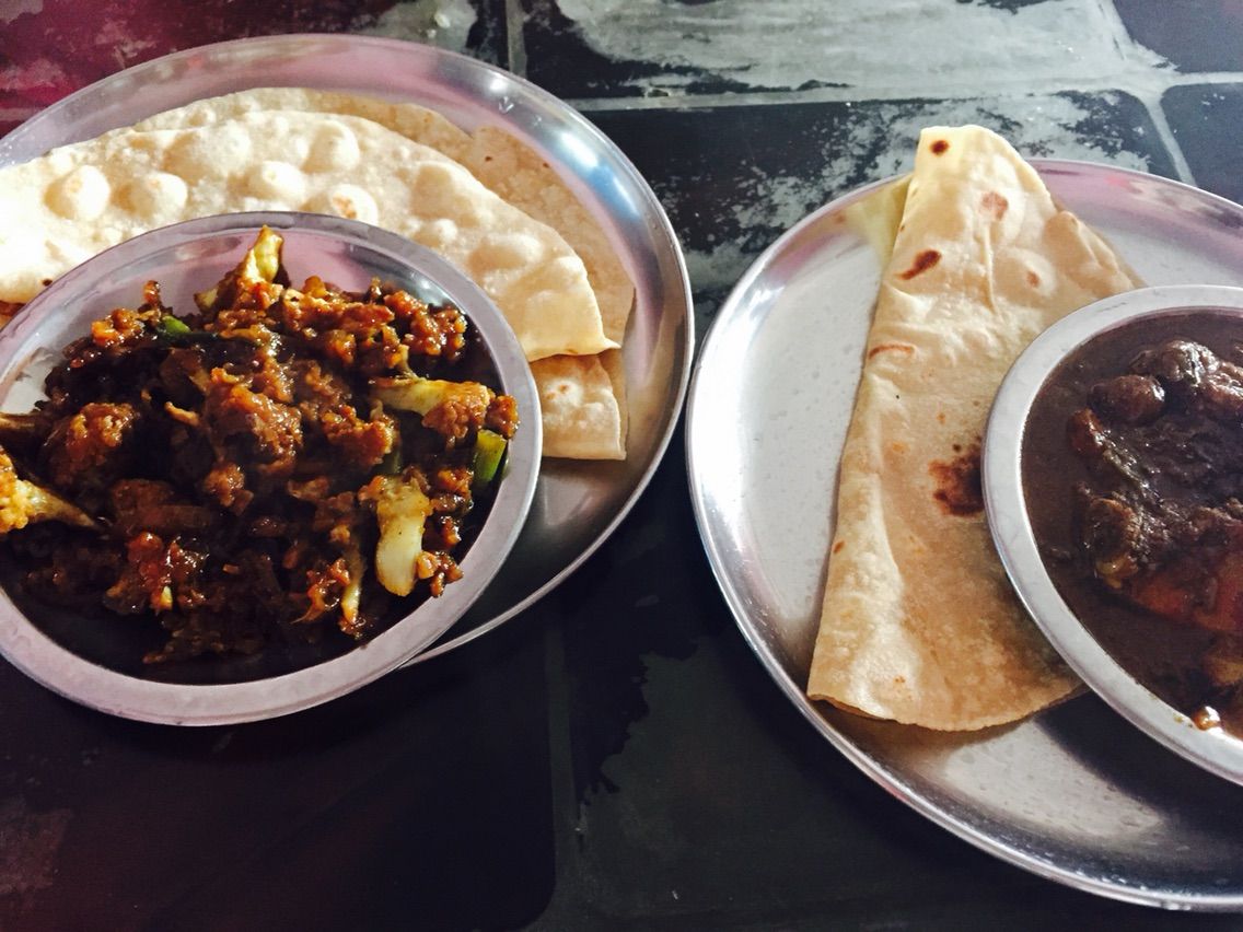 スリランカ インド旅行 南インド上陸 絶品チキンカレー編 ビール注ぎたて名人