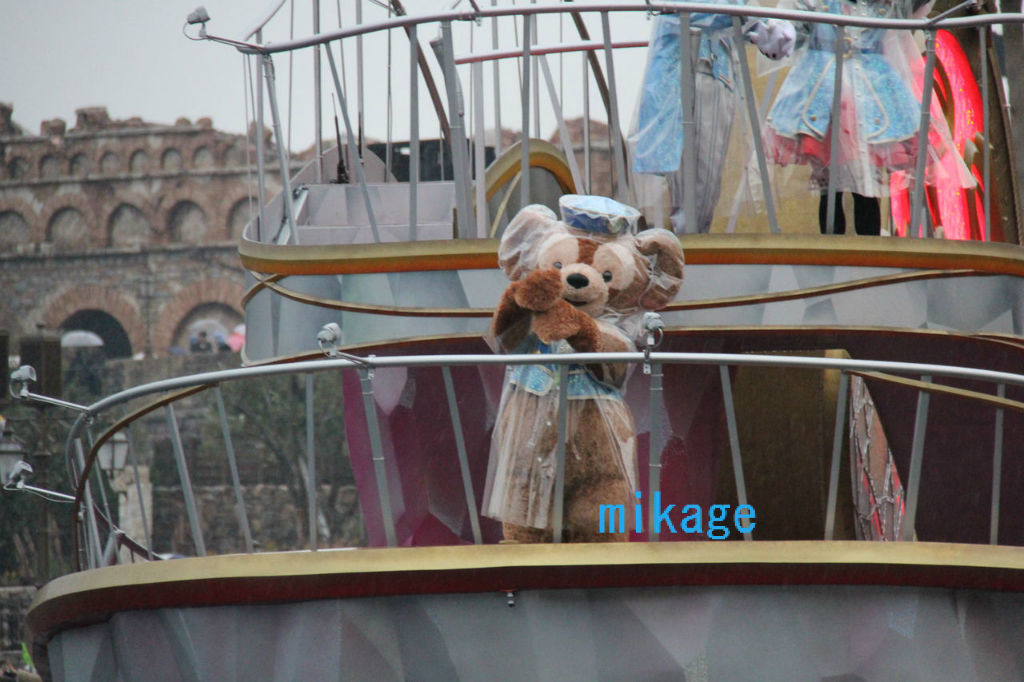 雨の日の可愛いダッフィー＆ジェラトーニだよ♪ : ダッフィー大好き