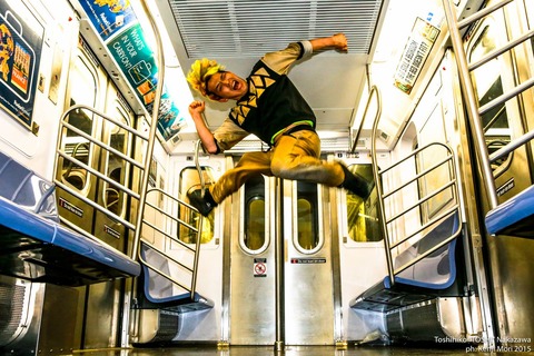 Toshi is in the Subway!!