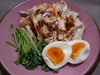 蒸し鶏の桃ラーがけ
