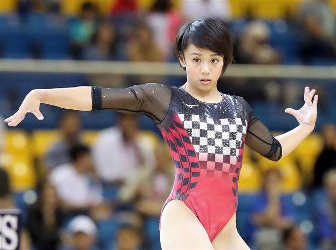 村上茉愛「銀」 写真で見る日本勢過去最高の演技 世界体操女子 ...