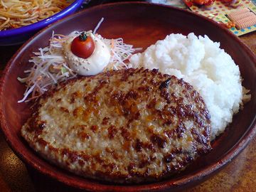 「びっくりドンキー」見ただけで胸焼けしそう