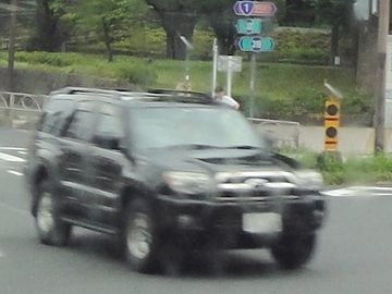 黒のハイラックスサーフ