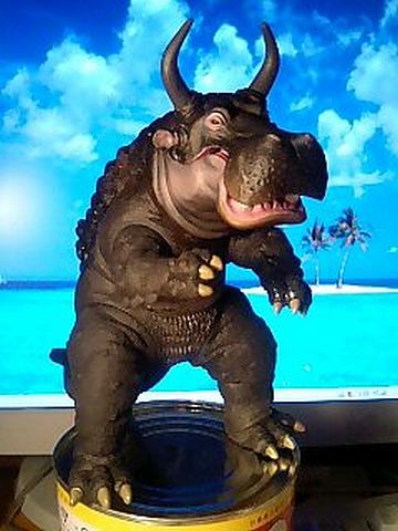 カバマンモスという巨大生物が……