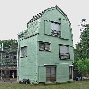 『植村邸』を、裏側から撮った画像