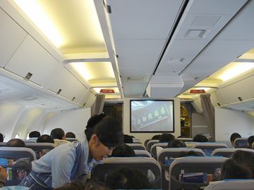 福岡空港・機内