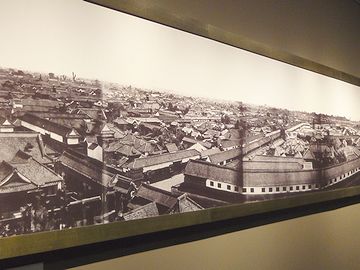 これは、明治初期の町並み