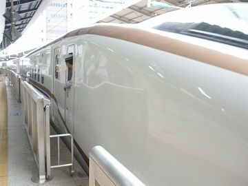 発車直前の『はくたか565号』