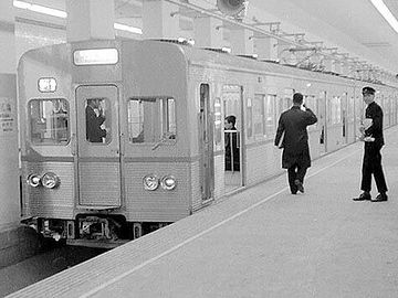 開業当時の東西線『高田馬場』駅