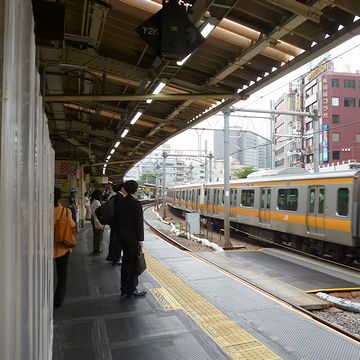 『飯田橋』駅のホーム