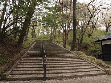 千秋公園・長い坂