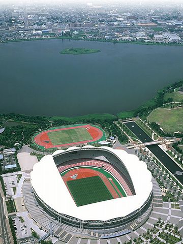 新潟スタジアムのすぐ北側には、鳥屋野潟っていう沼地があって