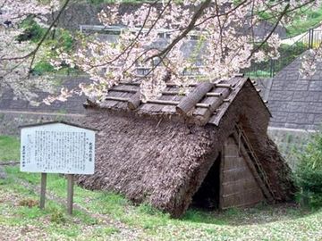 京都府福知山市に残る「産屋」