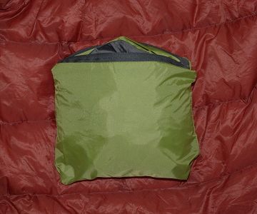 ヤッケ本体すべてが収納できる