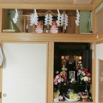 仏壇と神棚が同じ部屋にある