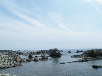 岩館海水浴場・シャワー:40/トイレ:5/駐車場:600台/休み屋:300円(1人)