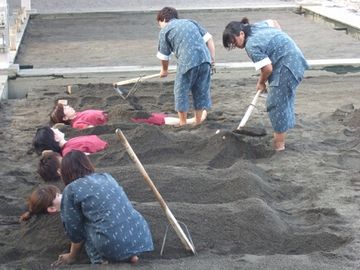 別府海浜砂湯・砂かけさん