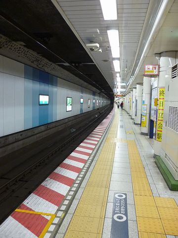 東西線『落合』駅のホーム