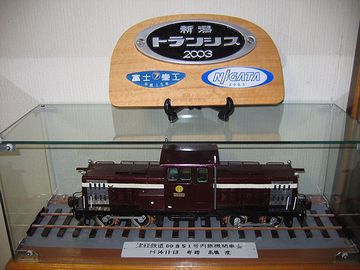 津軽鉄道本社にあるストーブ列車を引く気動車の模型