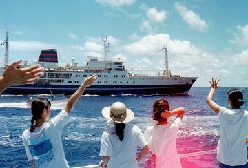 小笠原丸。東京まで、25時間。ほぼ、海外勤務です。