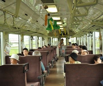 列車の中に、風鈴が吊るされるわけだな
