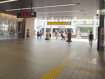 到着した『武蔵小金井駅』構内を1枚