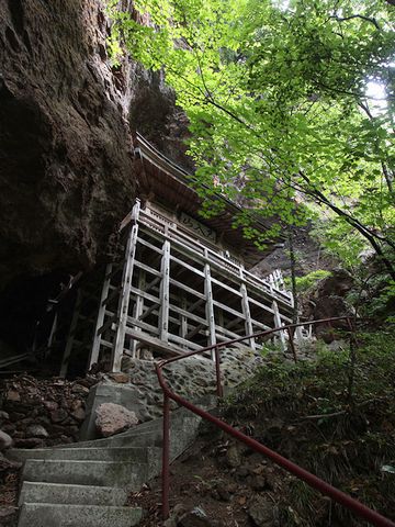 そこまで、急坂を登ってお参りするわけです