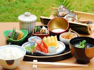 「華仙亭 有楽」朝食