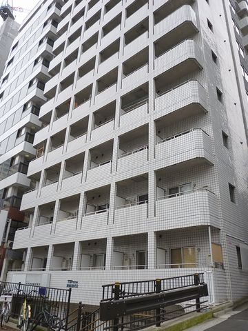 目的の建物に到着