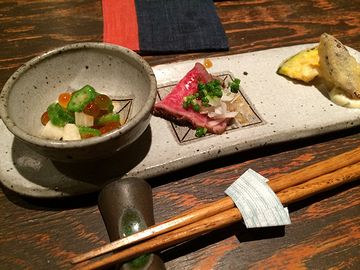 そう言えば、最近のお店で、塗り箸を出すところ、増えたわよね