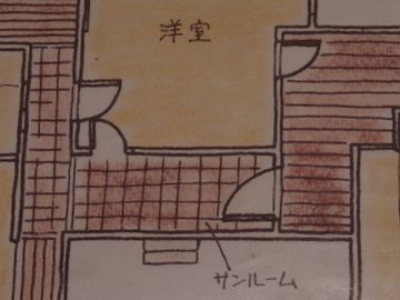 洋間の前の廊下は、サンルームを兼ねてるんですよ