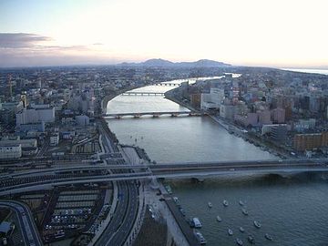 新潟市内を流れる信濃川