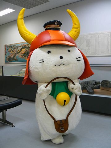 タブレットを持つ『ひこにゃん』