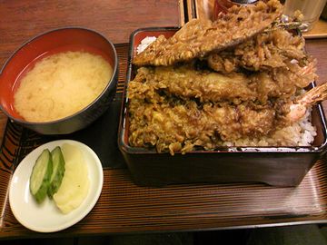 「福助」さんの天丼(重?)大盛り