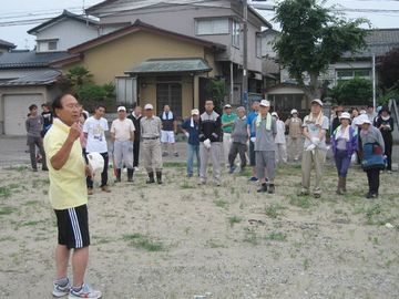 これから、町内会の草取りが始まります