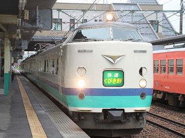 新津駅の『くびき野』。これは、17:19発の4号のようです。