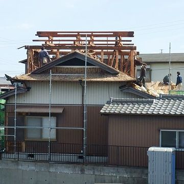 ひょっとしたら、最初から2階建てを建てるより面倒なのかも?