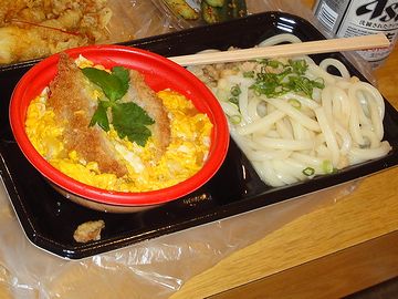 ミニカツ丼とうどん