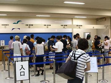 新潟港フェリーターミナル・乗船手続き