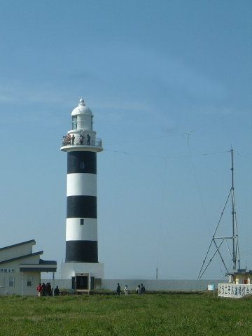 入道崎・黒白ツートンの灯台