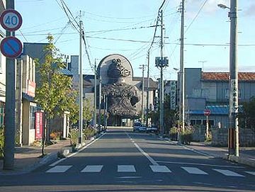 遠くからも、大いに目立ちます