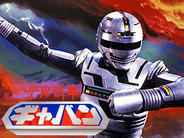 この人は、背広を着てないようです。