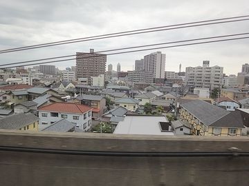 ようやく、都市の風景になってきました