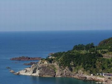 男鹿半島・岩だらけの崖