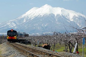 『くまげら』と岩木山