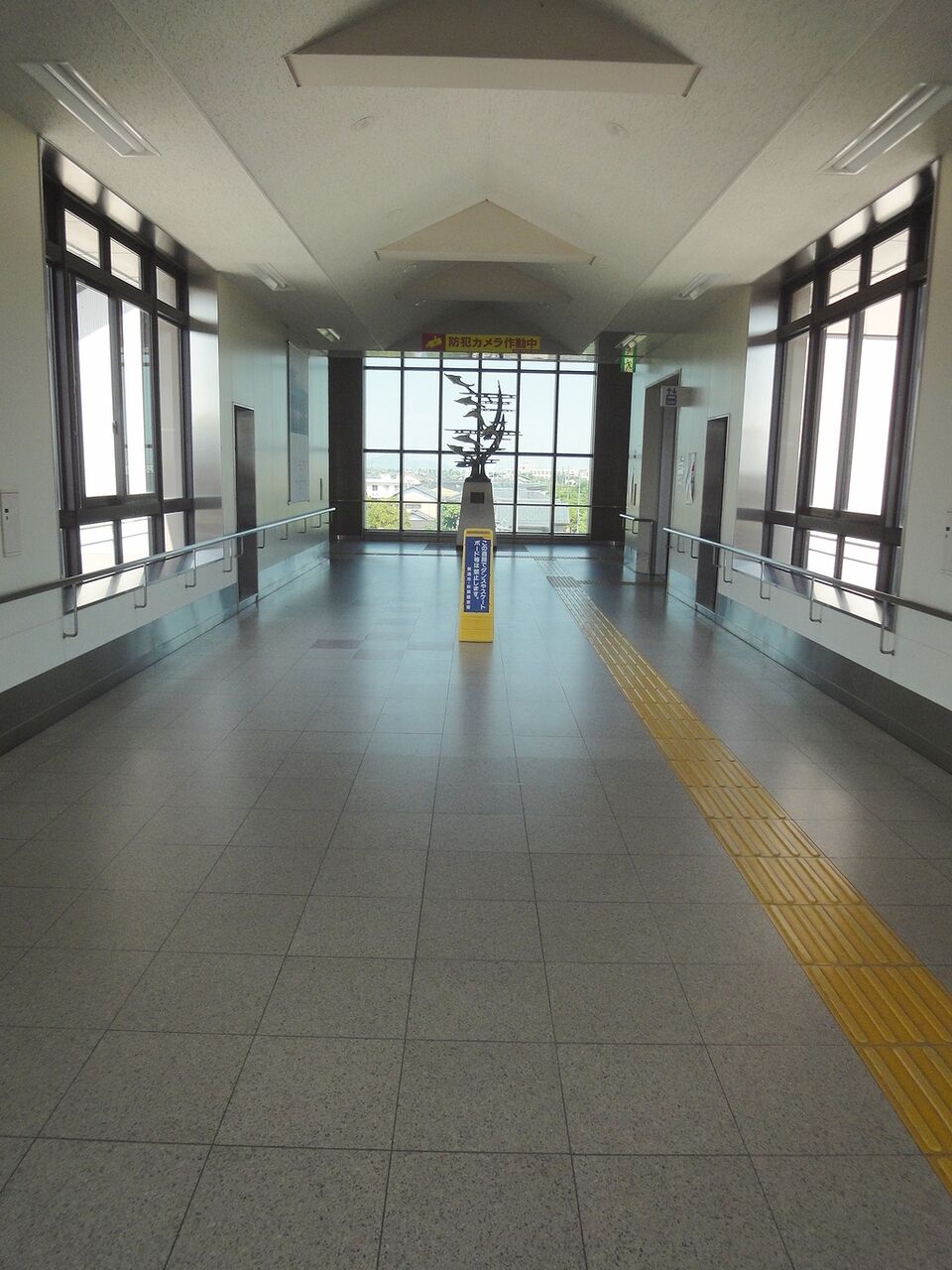 駅構内の連絡通路