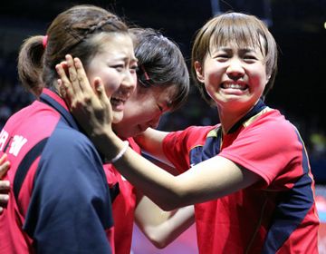 ロンドンオリンピックで決勝進出を決め、喜ぶ3人。