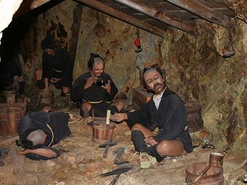 そりゃあーた、佐渡金山に決まっとろうが