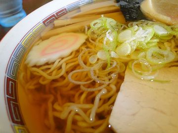 支那そば伊藤・細い縮れ麺