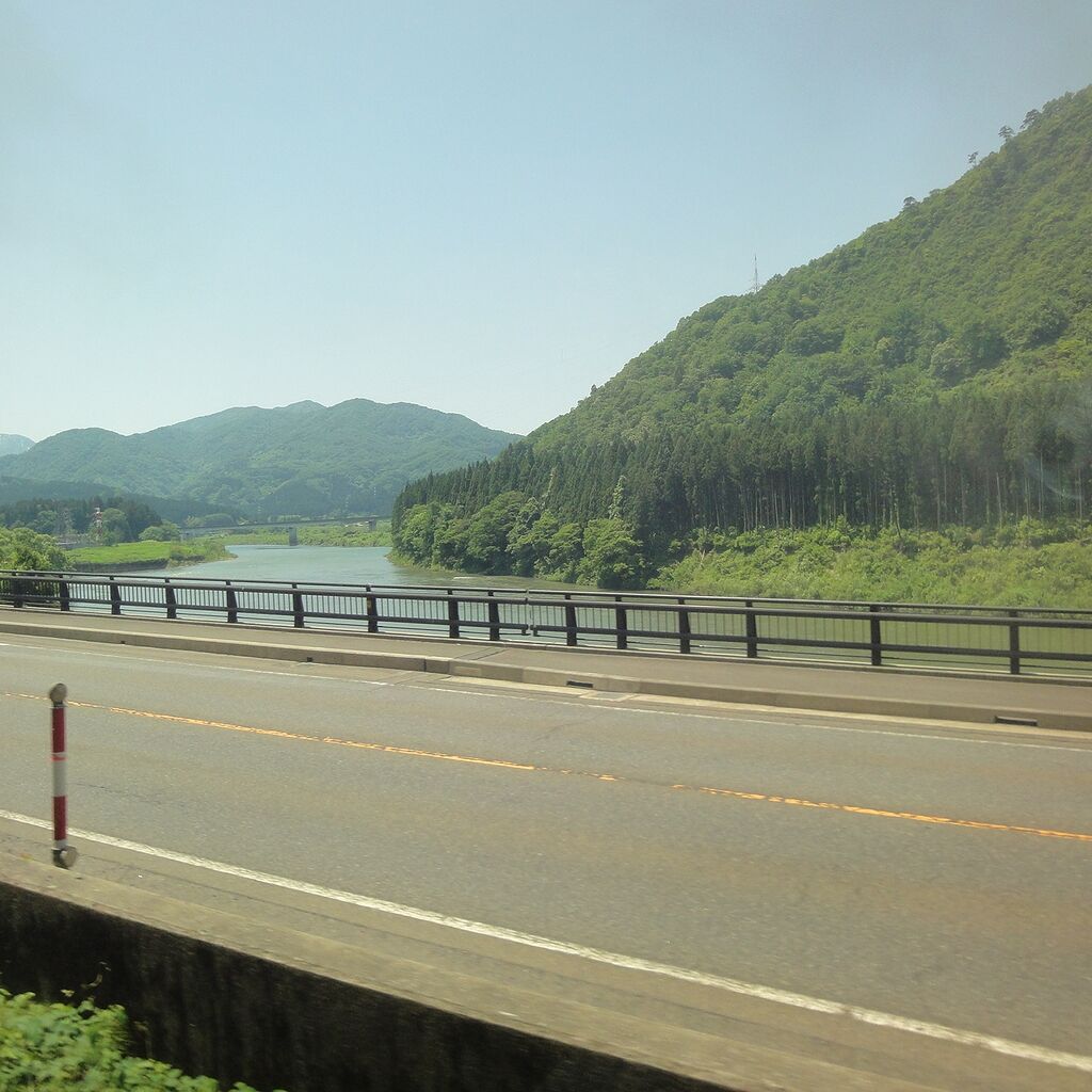 さっそく、阿賀野川を渡ったな
